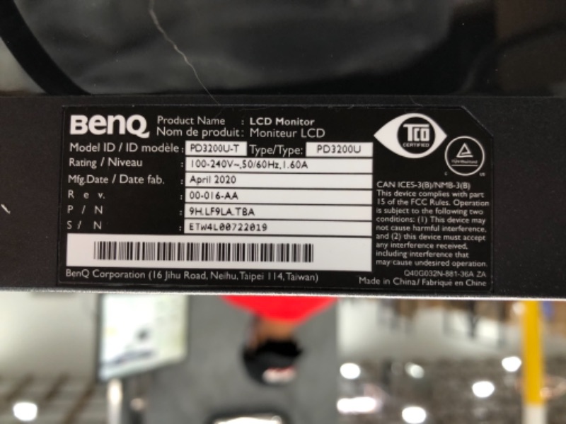 Photo 1 of BenQ 32 inch, 4K UHD Monitor, IPS Panel, sRGB and Rec. 709 PD3200U Gray/Gloss Gray
