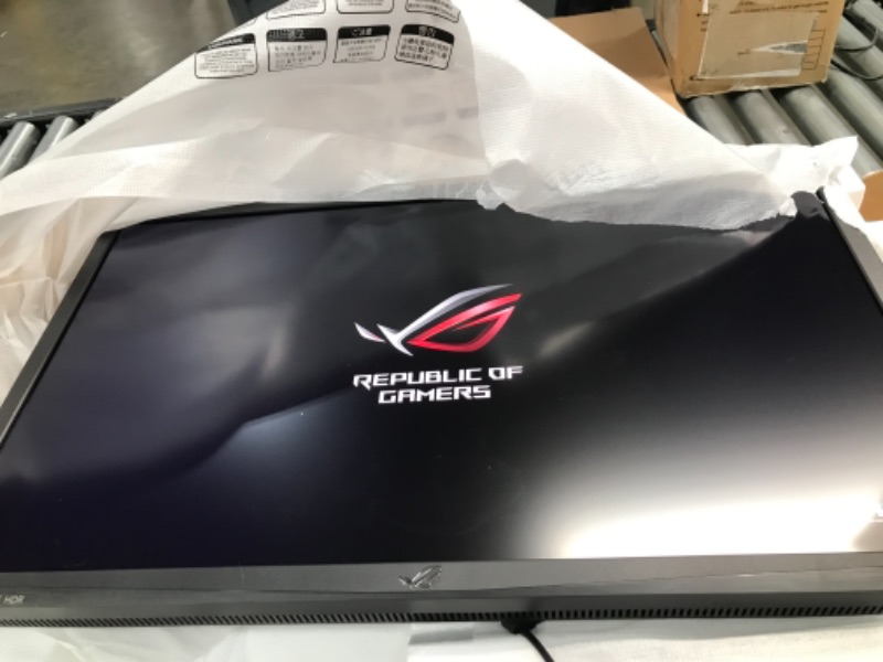 Photo 2 of Asus ROG SWIFT PG27UQ 27" 4K UHD LED LCD Monitor - 16:9 - Armor Titanium, Plasma Copper - 3840 x 2160 - 1.07 Billion Colors - G-sync - 1000 Nit...**TESTED AND FUNCTIONS**,
**LIKE NEW**
