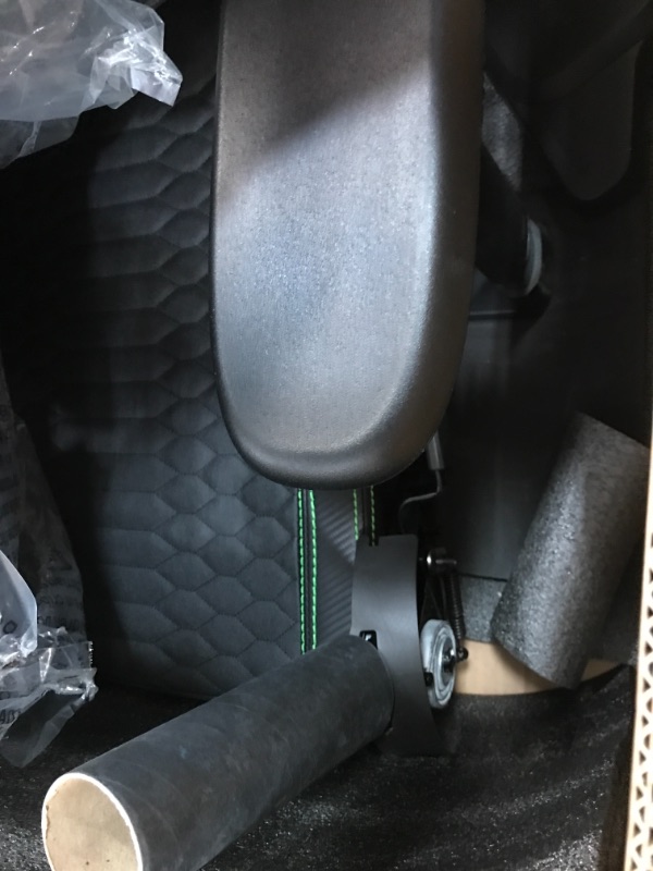 Photo 1 of Razer Iskur - Gaming chair with built-in lumbar support - Black/ Green