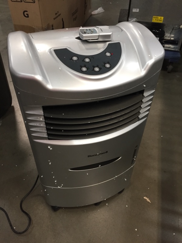 Photo 3 of Honeywell Honeywell 659CFM Evaporative Cooler**BLOWS ICE COLD**