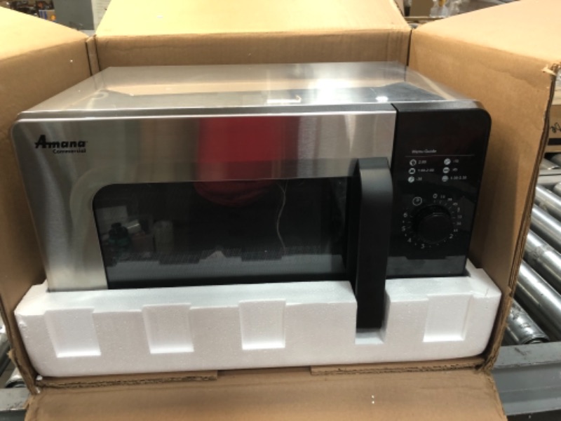 Photo 3 of Amana - RMS10DSA - 1000 Watt Dial Type Commercial Microwave Oven