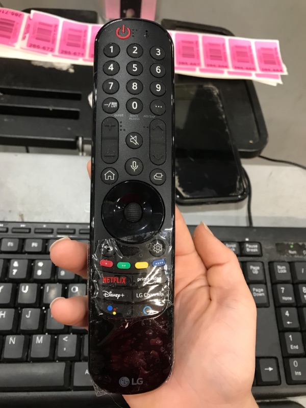 Photo 2 of LG AN-MR21GC Magic Remote w/NFC (2021)
