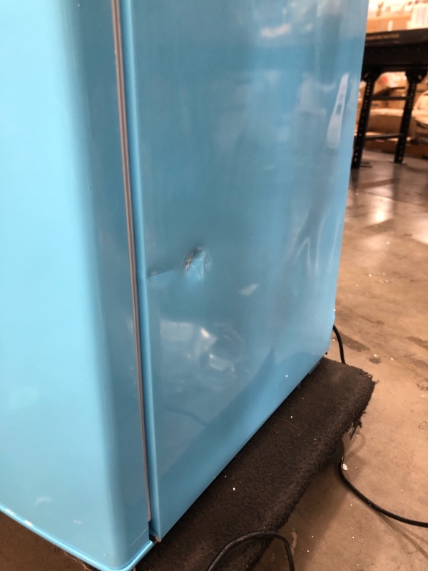 Photo 4 of RCA RFR786-BLUE 2 Door Apartment Size Refrigerator with Freezer, 7.5 cu. ft, Retro Blue POWERS ON