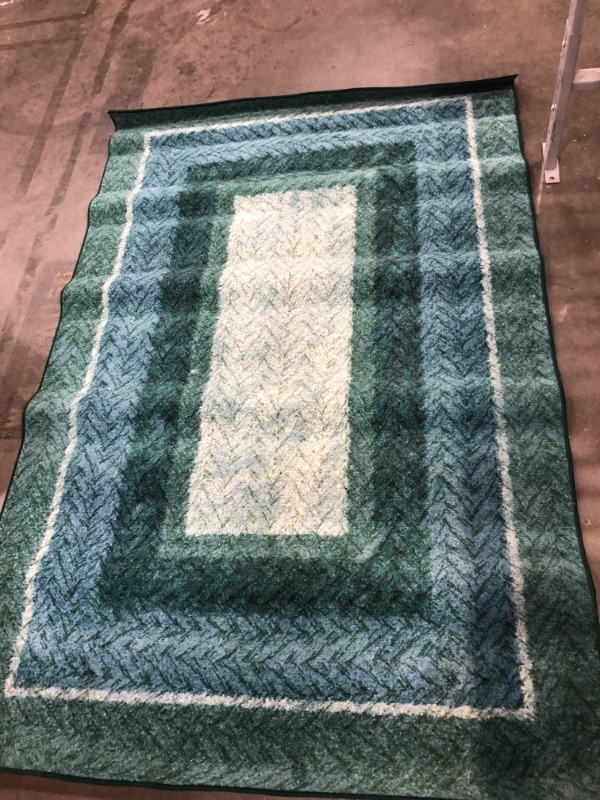 Photo 1 of 5 X 7' 8" GREEN RECTANGLE RUG