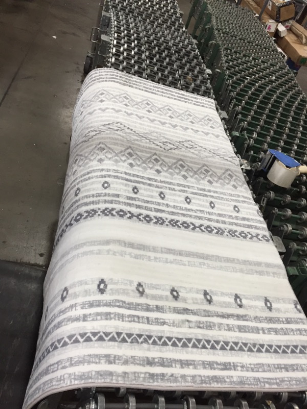 Photo 1 of 3x5 rug grey
