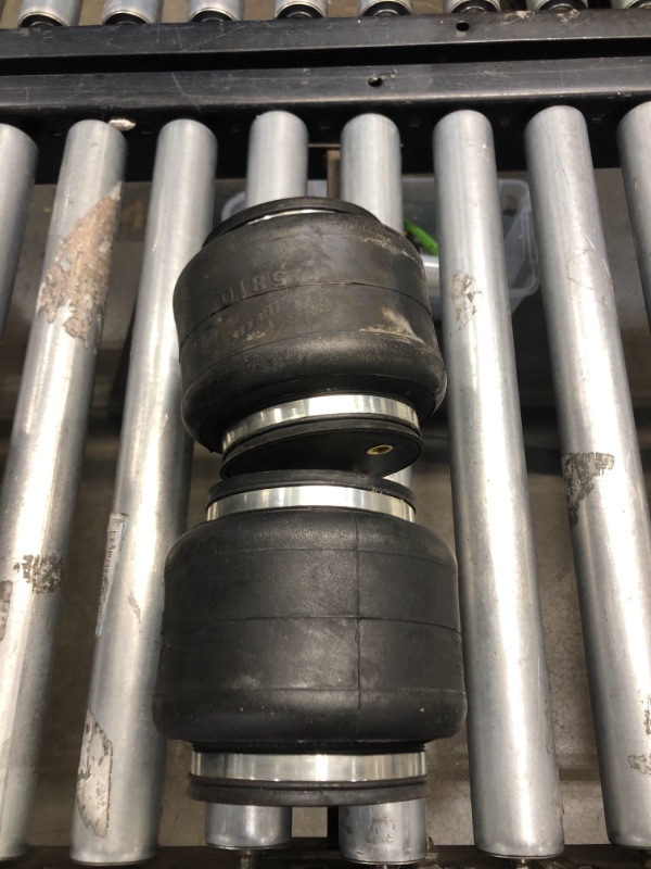 Photo 1 of AIR LIFT 57245 LoadLifter 5000 Series Rear Air Spring Kit
