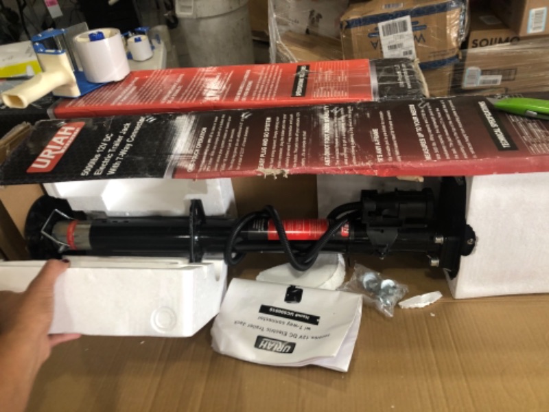 Photo 3 of PARTS ONLY
Uriah Products Electric 12V 7 Way Connector 5000 Lb Lift Capacity Trailer Jack