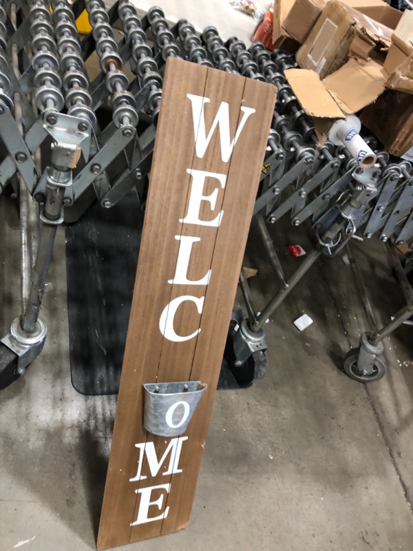 Photo 4 of Glitzhome Indoor Outdoor Wooden Welcome Sign w/Metal Planter

