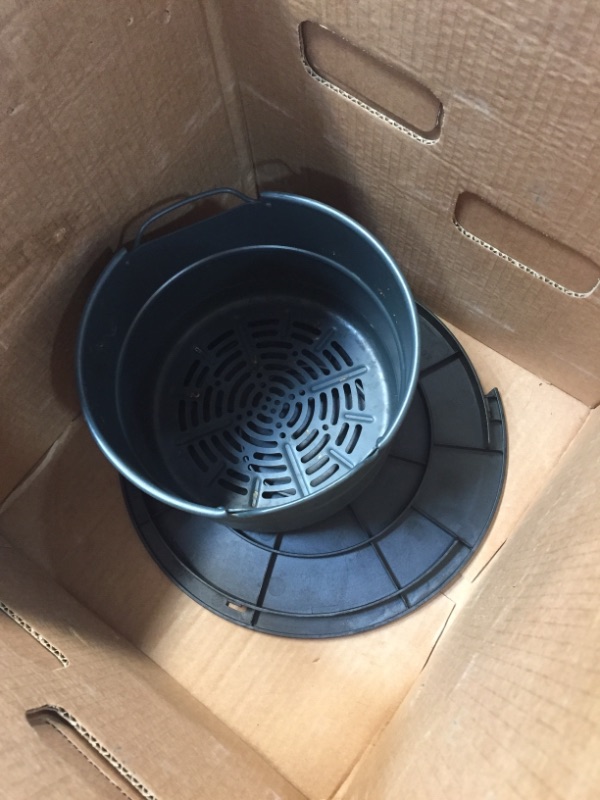 Photo 2 of Instant Pot Air Fryer Lid 6 in 1, No Pressure Cooking Functionality, 6 Qt, 1500 W

//DIRTY FROM PREVIOUS USE
