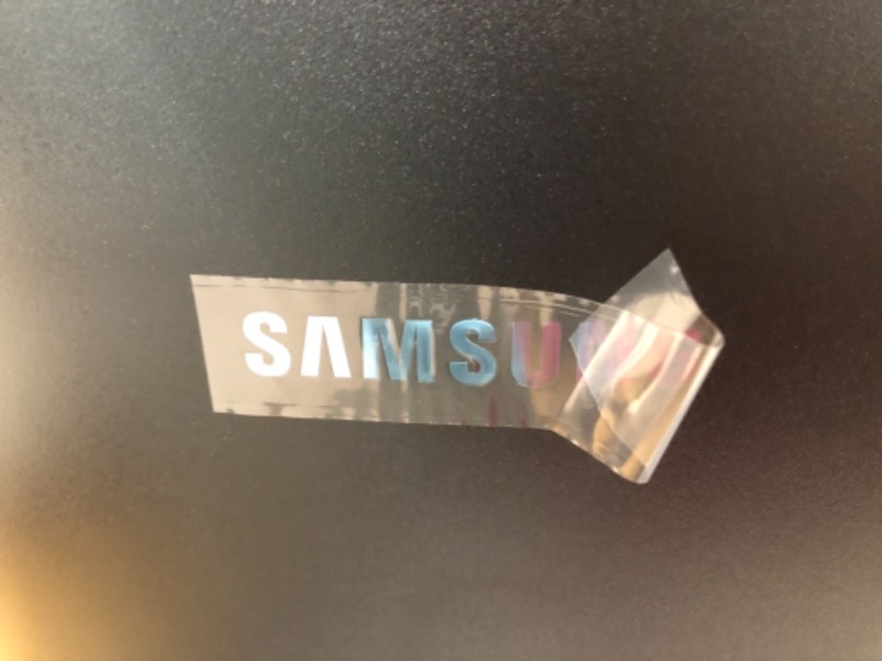 Photo 7 of Samsung 32" CHG70 Gaming Monitor with Quantum Dot in Dark Blue Grey(Matt)(LC32HG70QQNXZA)
