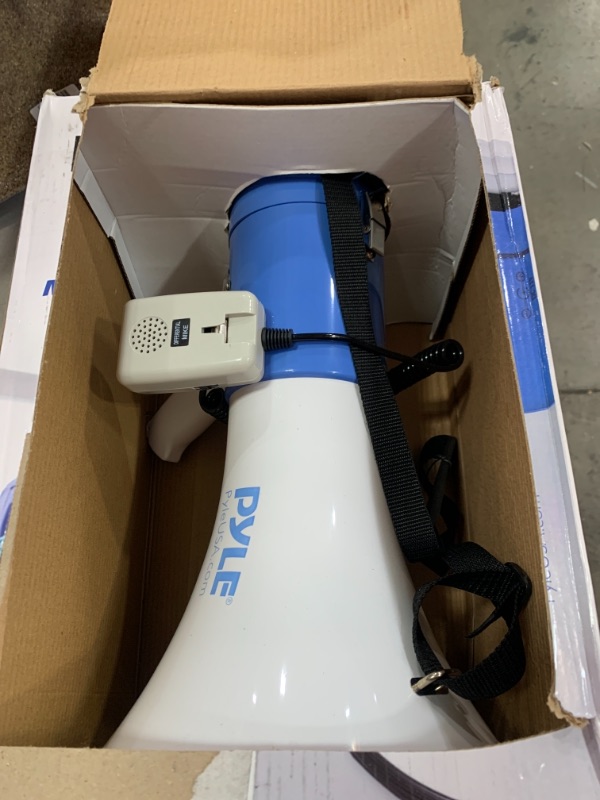 Photo 2 of PylePro PMP50 50 Watt 1,200 Yard Sound Range Portable Bullhorn Megaphone Speaker with Built In MP3 Input Jack and Loud Siren Alarm, Blue