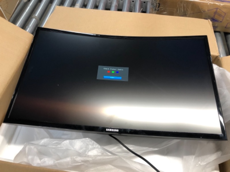 Photo 2 of Samsung C27F396FHU 27" Full HD Curved Black Computer Monitor
