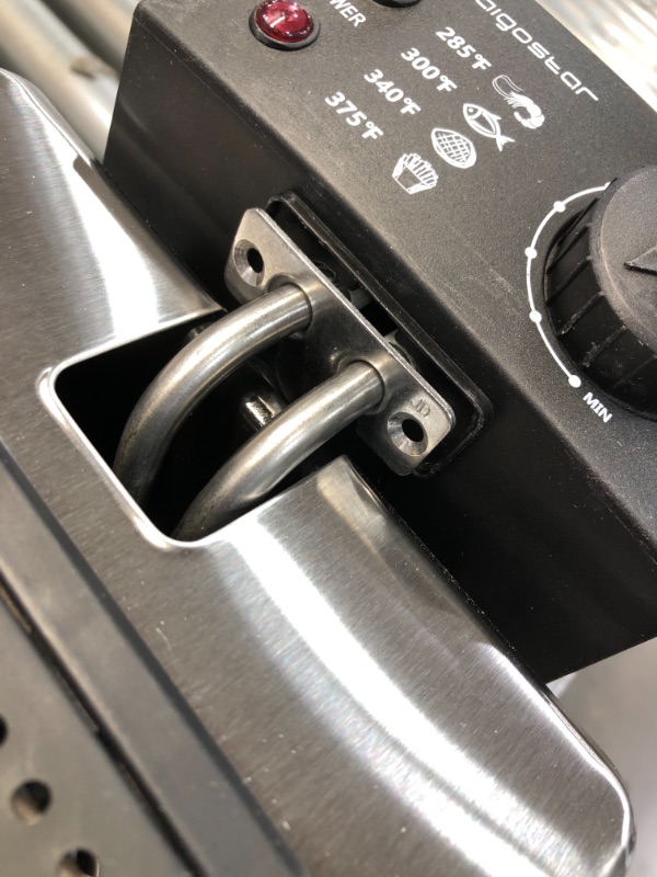 Photo 1 of *MISSING hardware, SEE last picture*
Aigostar Deep Fryer, Electric Deep Fat Fryers with Baskets, 3 Liters Capacity Oil Frying Pot with View Window, 1650W Ushas
