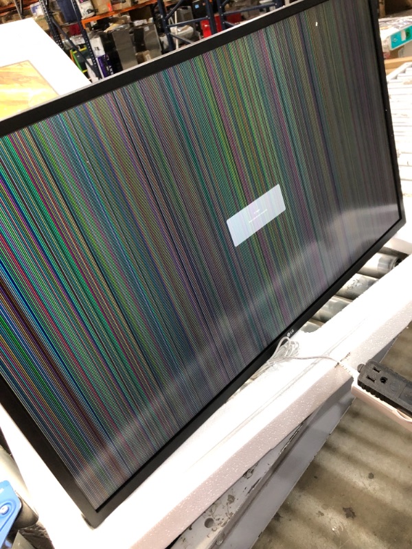 Photo 1 of *screen has lines, SEE pictures* 
*selling FOR PARTS, NO RETURNS*
LG 32UL500-W 32 Inch UHD (3840 x 2160) VA Display with AMD FreeSync, DCI-P3 95% Color Gamut and HDR 10 Compatibility, Silver/White, Silve/White

