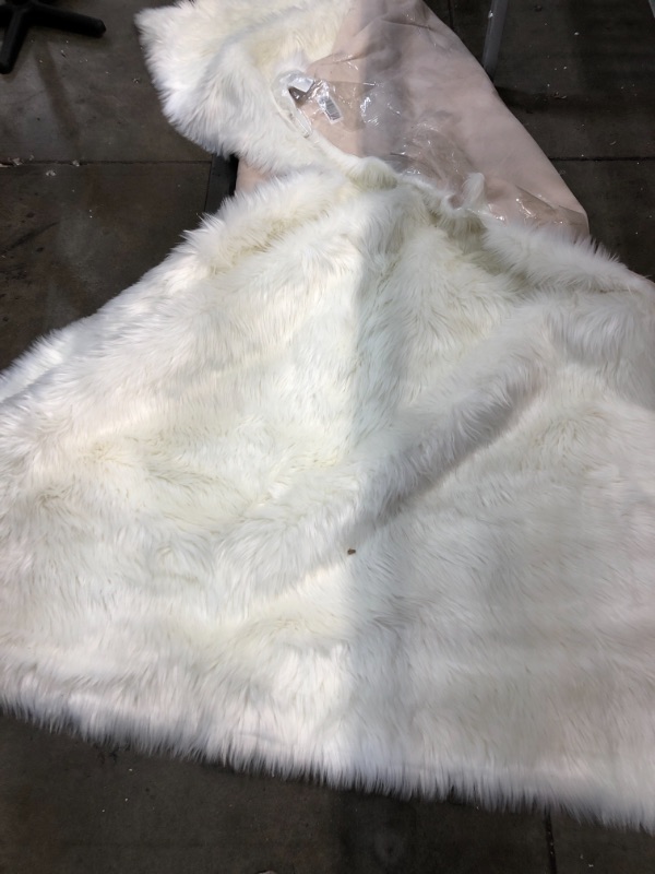 Photo 2 of *slightly dirty from shipping*
nuLOOM Rodolfo Faux Sheepskin Shag White 5 ft. x 8 ft. Area Rug