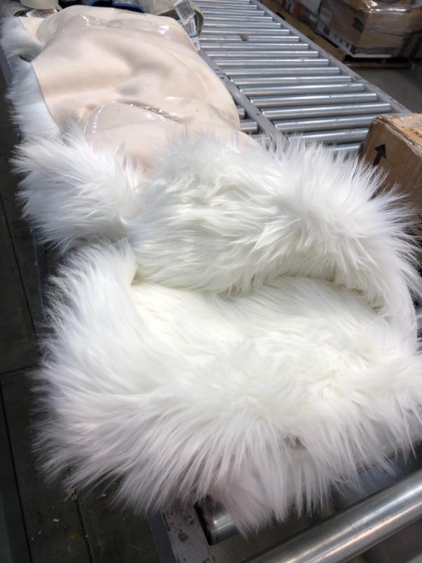 Photo 2 of *slightly dirty from shipping*
nuLOOM Rodolfo Faux Sheepskin Shag White 5 ft. x 8 ft. Area Rug