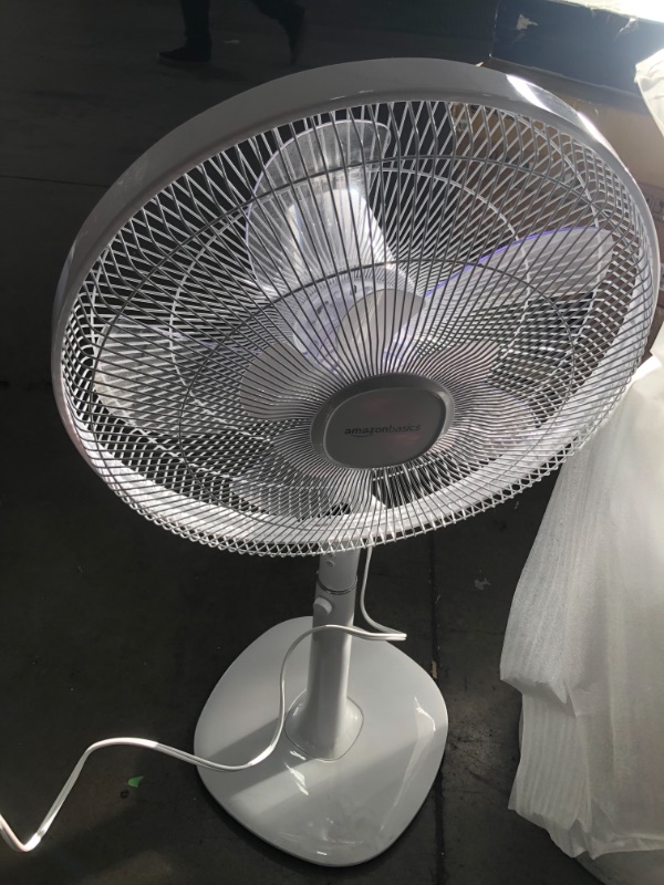 Photo 1 of amazon basics adjustable oscillating standing pedestal fan
**DOES NOT FUNCTION**