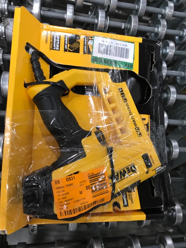 Photo 2 of DeWalt 5-in-1 Multi-Tacker and Brad Nailer