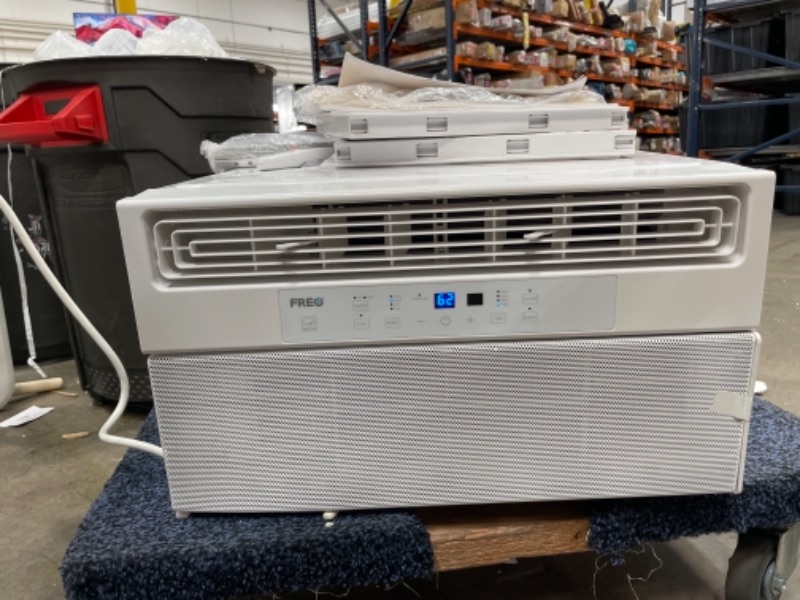 Photo 3 of PARTS ONLY
Freo 250-sq ft Window Air Conditioner (115-Volt; 6000-BTU) ENERGY STAR
