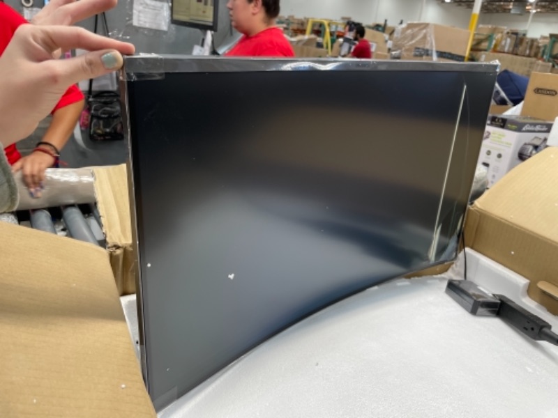 Photo 1 of DAMAGED: SAMSUNG 32" Class Curved (2,560x1,440) Gaming Monitor - LC32JG56QQNXZA