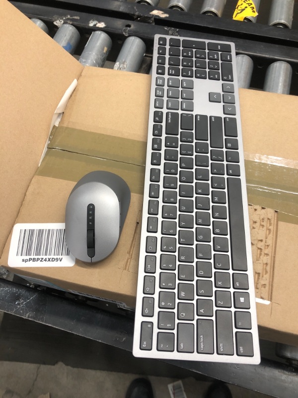 Photo 2 of Dell Premier Multi-Device Wireless Keyboard and Mouse – KM7321W
