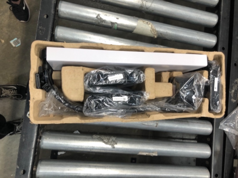 Photo 1 of NZXT Kraken Z73 360mm - RL-KRZ73-01 - AIO RGB CPU Liquid Cooler - Customizable LCD Display - Improved Pump - Powered by CAM V4 - RGB Connector - Aer P 120mm Radiator Fans (3 Included)

//previously opened //small dents 
