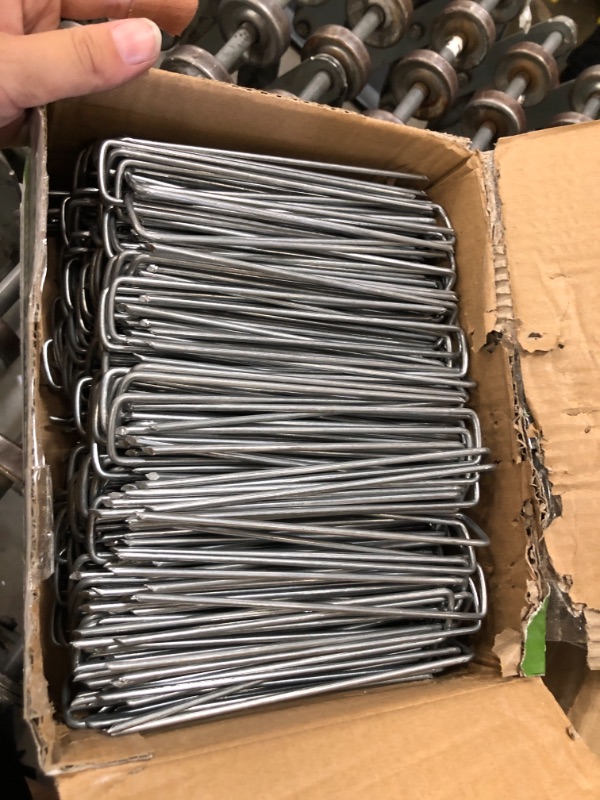 Photo 2 of Amagabeli 6 Inch Garden Stakes 500 Pack Galvanized Landscape Staples 11 Gauge Heavy Duty Sod Pins Fence Stakes for Anchoring Weed Barrier Fabric Ground Cover Landscaping Tubing Garden Staples
