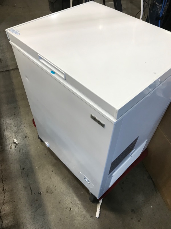 Photo 2 of VISSANI
5 cu. ft. Manual Defrost Chest Freezer in White