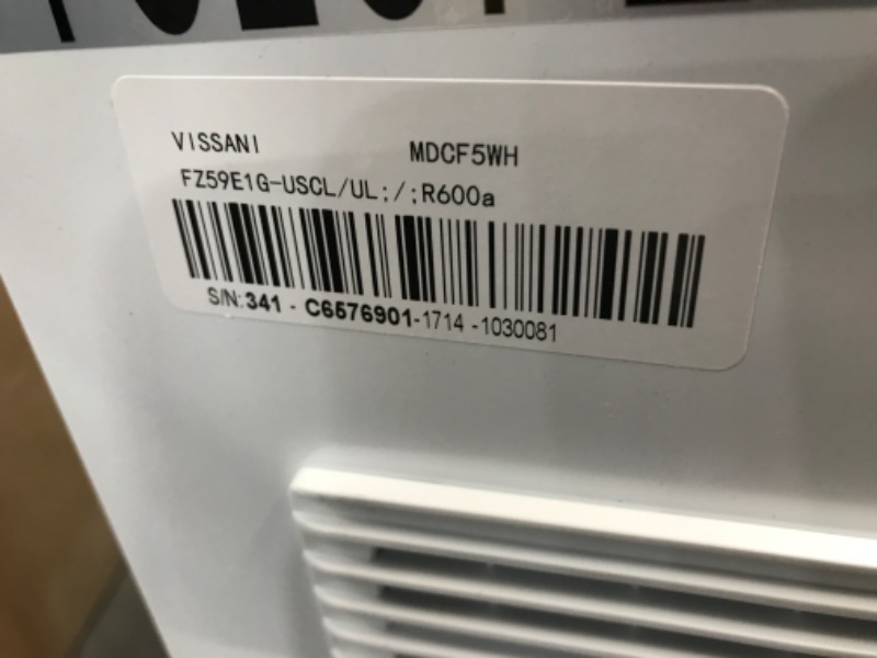 Photo 4 of VISSANI
5 cu. ft. Manual Defrost Chest Freezer in White