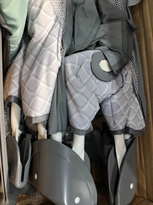 Photo 1 of Graco Travel Lite Crib with Stages, Manor