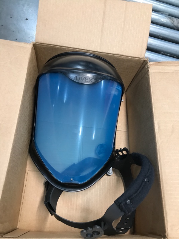 Photo 2 of ***SIMILAR TO STOCK PHOTO***
UVEX by Honeywell Bionic Face Shield with Clear Polycarbonate Visor

