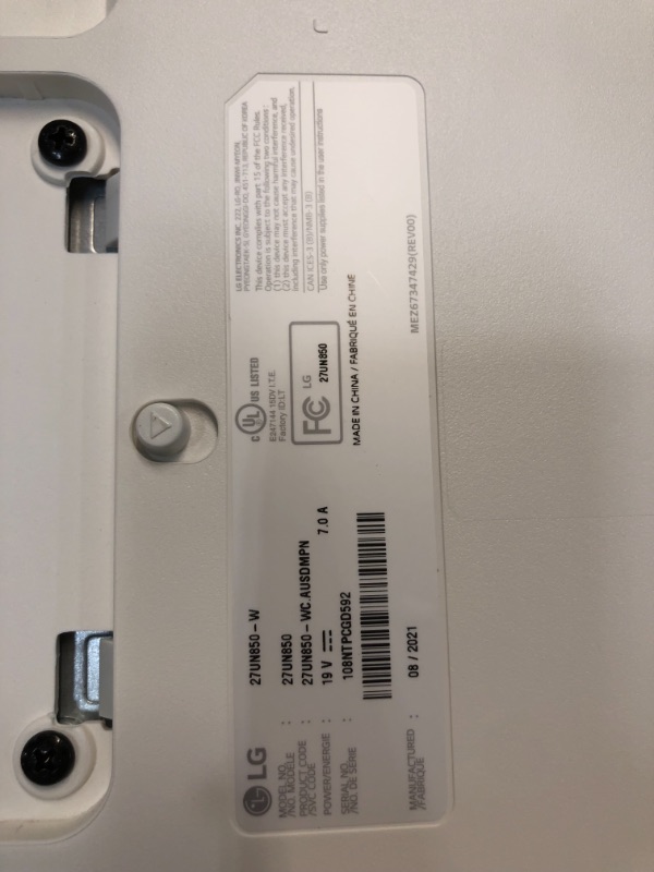 Photo 1 of LG 27 Inch Ultrafine UHD (3840 x 2160) IPS Display with VESA DisplayHDR 400
model: 27UN850-W