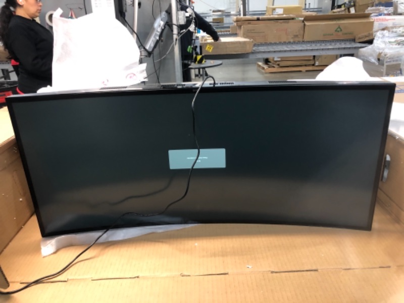 Photo 2 of LG LED Monitor 34" Curved UltraWide WQHD (3840 x 1440) IPS Display
model: 34WN80C-B