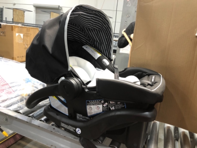 Photo 2 of Graco SnugRide 35 Lite LX Infant Car Seat - Studio 18.07 x 14.41 x 27.4 inches
