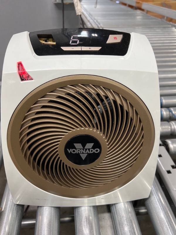 Photo 1 of Vornado Avh10 Whole Room Heater with Auto Climate Control