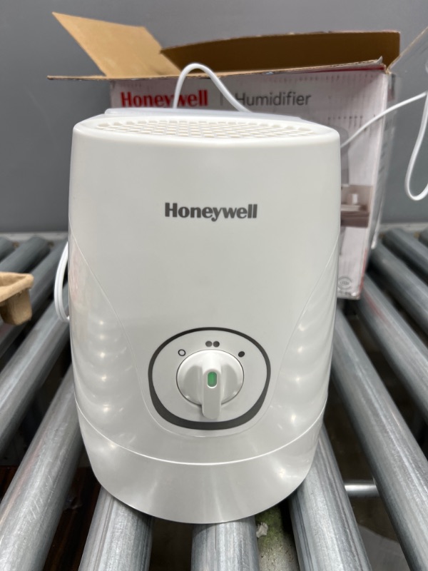 Photo 2 of Kaz Inc Honeywell 0.8 gal. 150 sq. ft. Manual Humidifier