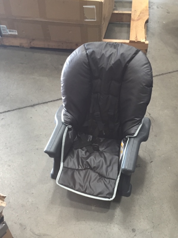 Photo 2 of Graco DuoDiner LX High Chair, Converts to Dining Booster Seat, Metropolis
model: 1852648