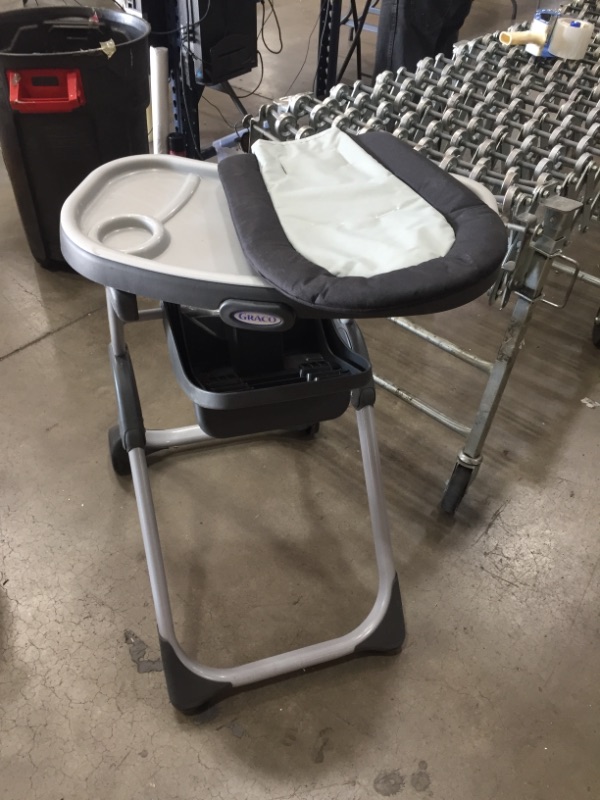 Photo 3 of Graco DuoDiner LX High Chair, Converts to Dining Booster Seat, Metropolis
model: 1852648