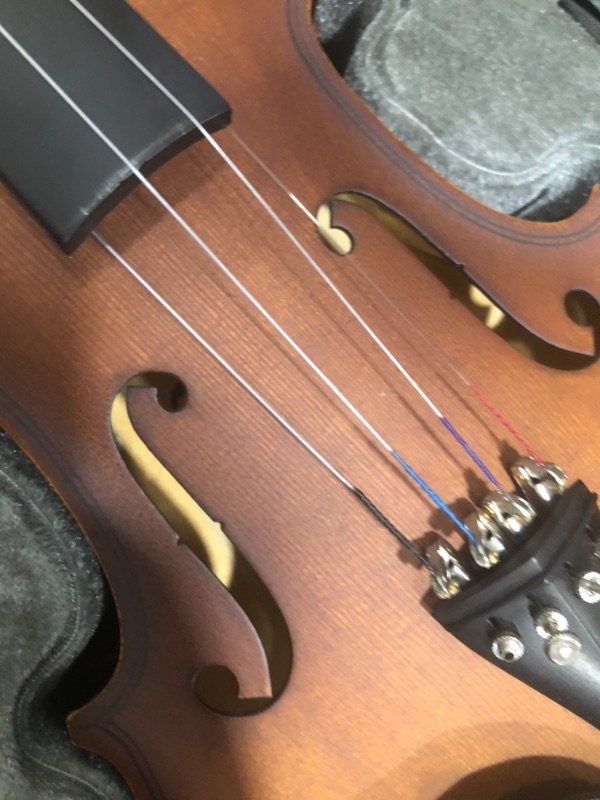 Photo 1 of Eastar 3/4 Violin for Beginners, Violins Kit for Student, Fiddle with Hard Case, Rosin, Shoulder Rest, Bow, and Extra Strings (Imprinted Finger Guide on Fingerboard)
INCOMPLETE/DAMAGED