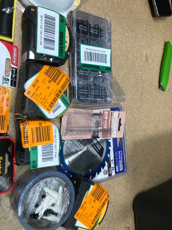 Photo 2 of **NO REFUNDS/RETURNS** - Bundle of assorted construction goods 