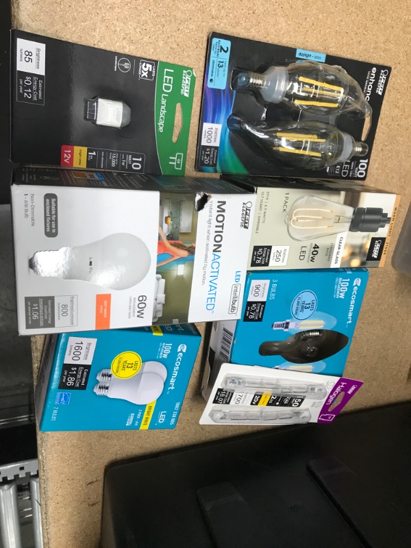 Photo 1 of **NO REFUNDS/RETURNS* - Bundle of assorted light bulbs