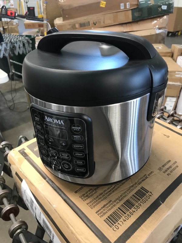 Photo 6 of AROMA® 20-Cup (cooked) / 2.75Qt. Cool-Touch Digital Stainless Steel Rice Cooker & Multicooker, Automatic Keep Warm Mode, Steam Tray Included, Black 
**DAMAGED DENT, WORKING CONDITION**
