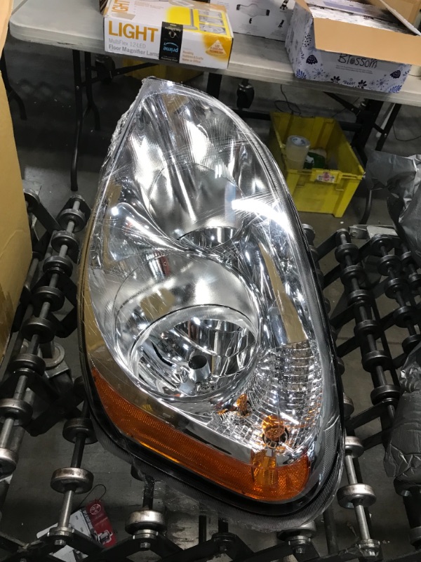 Photo 1 of FRONT RIGHT HEAD LIGHT FOR UNKNOWN VEHICLE
**STOCK PHNOT FOUND**