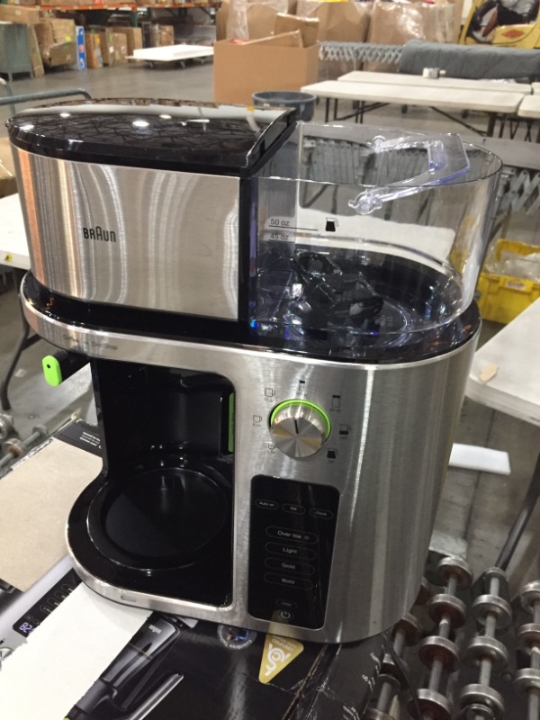 Photo 1 of Braun Multiserve Coffee Maker
**PLUG IN CORD MINORLY NT STILL ABLE TO PLUG IN AND POWER ON**
