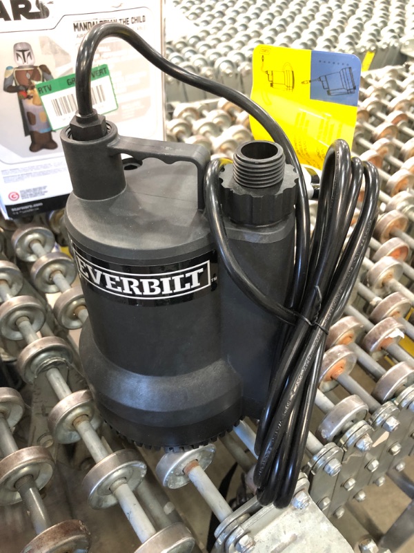 Photo 2 of 1/6 HP Plastic Submersible Utility Pump