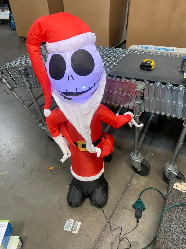 Photo 2 of 4 ft Pre-Lit LED Airblown Disney Jack Skellington as Santa Christmas Inflatable
TESTED WORKING 