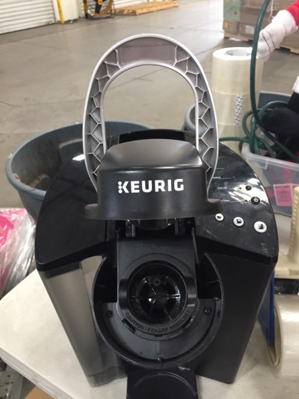 Photo 4 of Keurig K-Classic Coffee Maker K-Cup Pod, Single Serve, Programmable, 6 to 10 oz. Brew Sizes, Black
AS IS USED, NONFUNCTIONAL ,PARTS ONLY, PLEASE SEE PHOTOS 