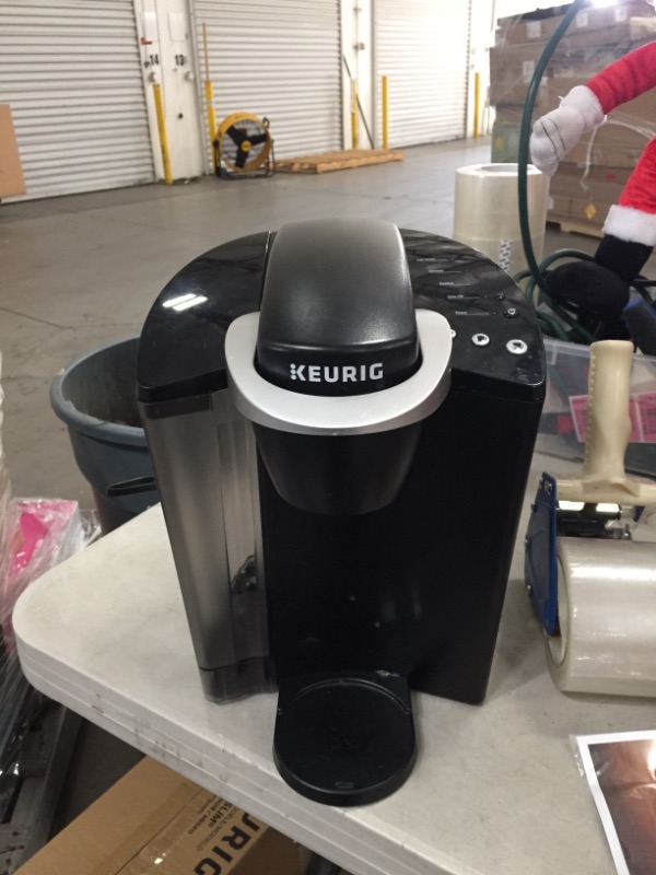 Photo 3 of Keurig K-Classic Coffee Maker K-Cup Pod, Single Serve, Programmable, 6 to 10 oz. Brew Sizes, Black
AS IS USED, NONFUNCTIONAL ,PARTS ONLY, PLEASE SEE PHOTOS 