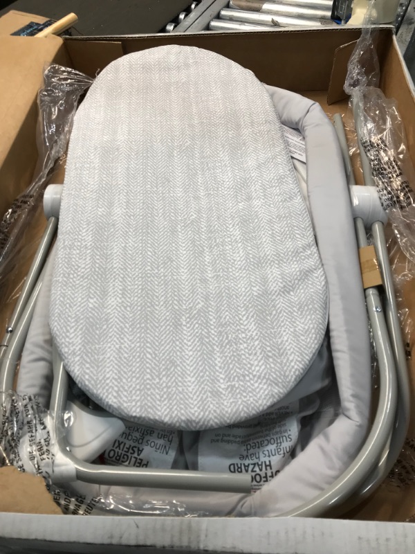 Photo 2 of FISHER-PRICE BABY BASSINET-STOCK PHOTO IS NOT IDENTICAL TO THE ITEM! IT IS ONLY USED AS A REFERENCE