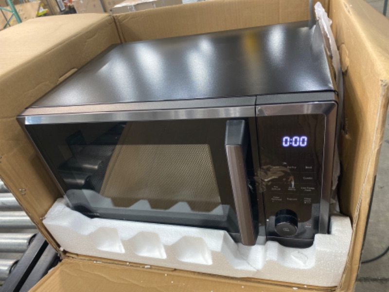 Photo 3 of Toshiba ML2-EC10SA(BS) Multifunctional Microwave Oven with Healthy Air Fry, Convection Cooking, Position Memory Turntable, Easy-clean Interior and ECO Mode,...
